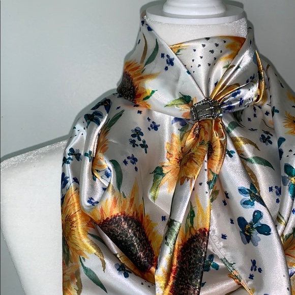 𝙳𝚊𝚒𝚗𝚝𝚢 𝚂𝚞𝚗𝚏𝚕𝚘𝚠𝚎𝚛 𝚆𝚒𝚕𝚍 𝚁𝚊𝚐 - Picture 2 of 5